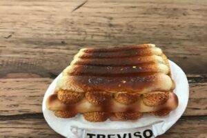 tiramisu fridge magnet 3d