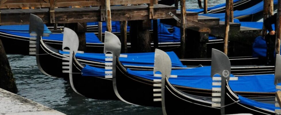 venice gondola parking