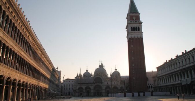 st mark square venice empty