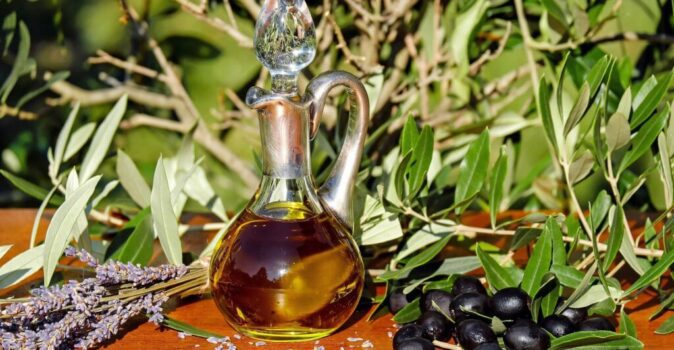 olive-oil-1596417_1920