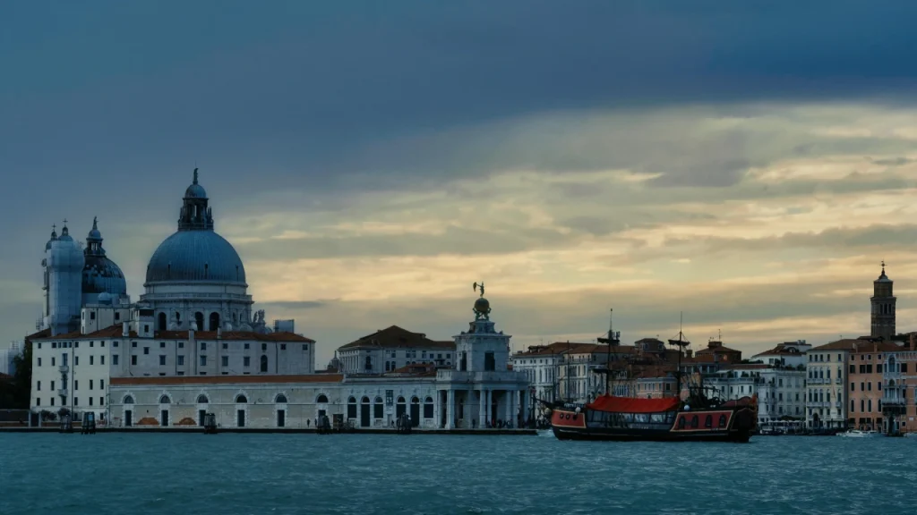 Venice Sunset Tour on a Traditional Bragozzo Boat